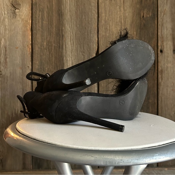 Charlotte Russe black heel with fluffy toe strap and belt style ankle strap - Picture 6 of 6